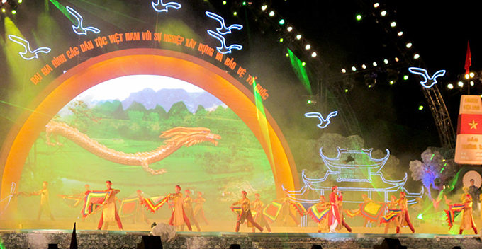 Alle Vietnamesen interessieren sich für Meere und Inseln